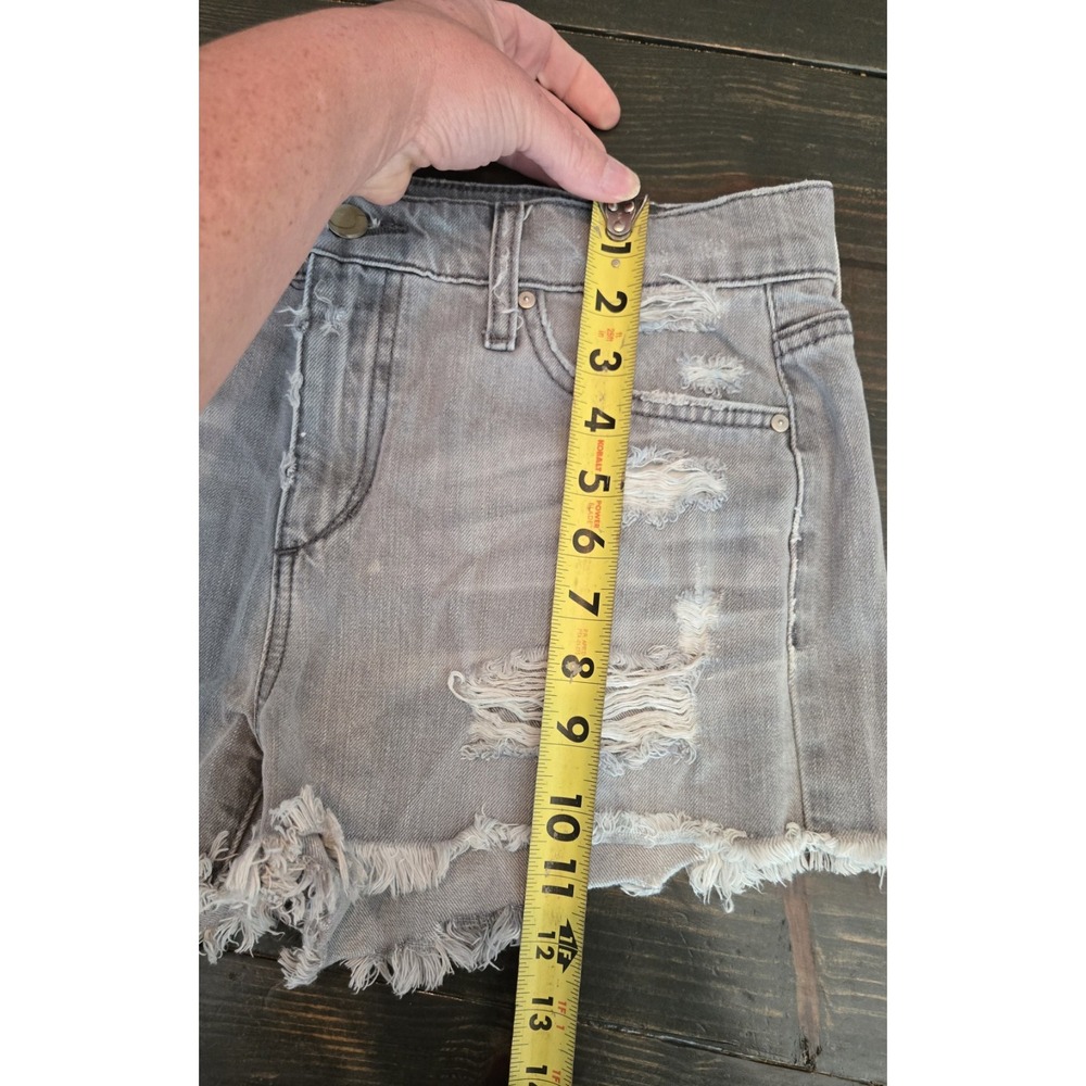 Retro Y2K Joe's Jeans Gabrielle Distressed Grey Jeans Cut Off Shorts Size 28 - Picture 10 of 11